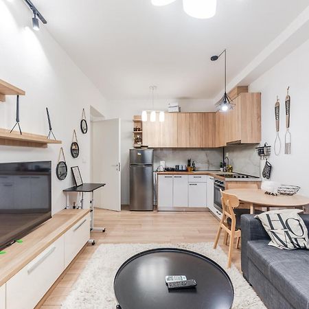 Noir Apartment By Kondo Stays Tiranë Eksteriør bilde
