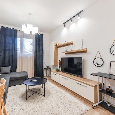Noir Apartment By Kondo Stays Tiranë Eksteriør bilde