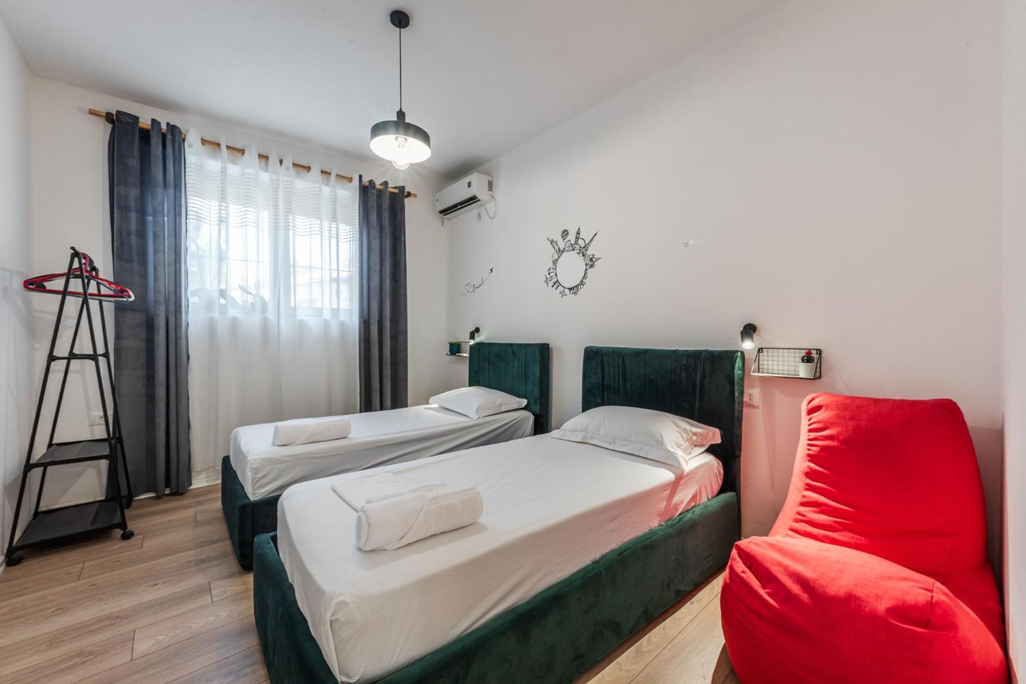 Noir Apartment By Kondo Stays Tiranë Eksteriør bilde