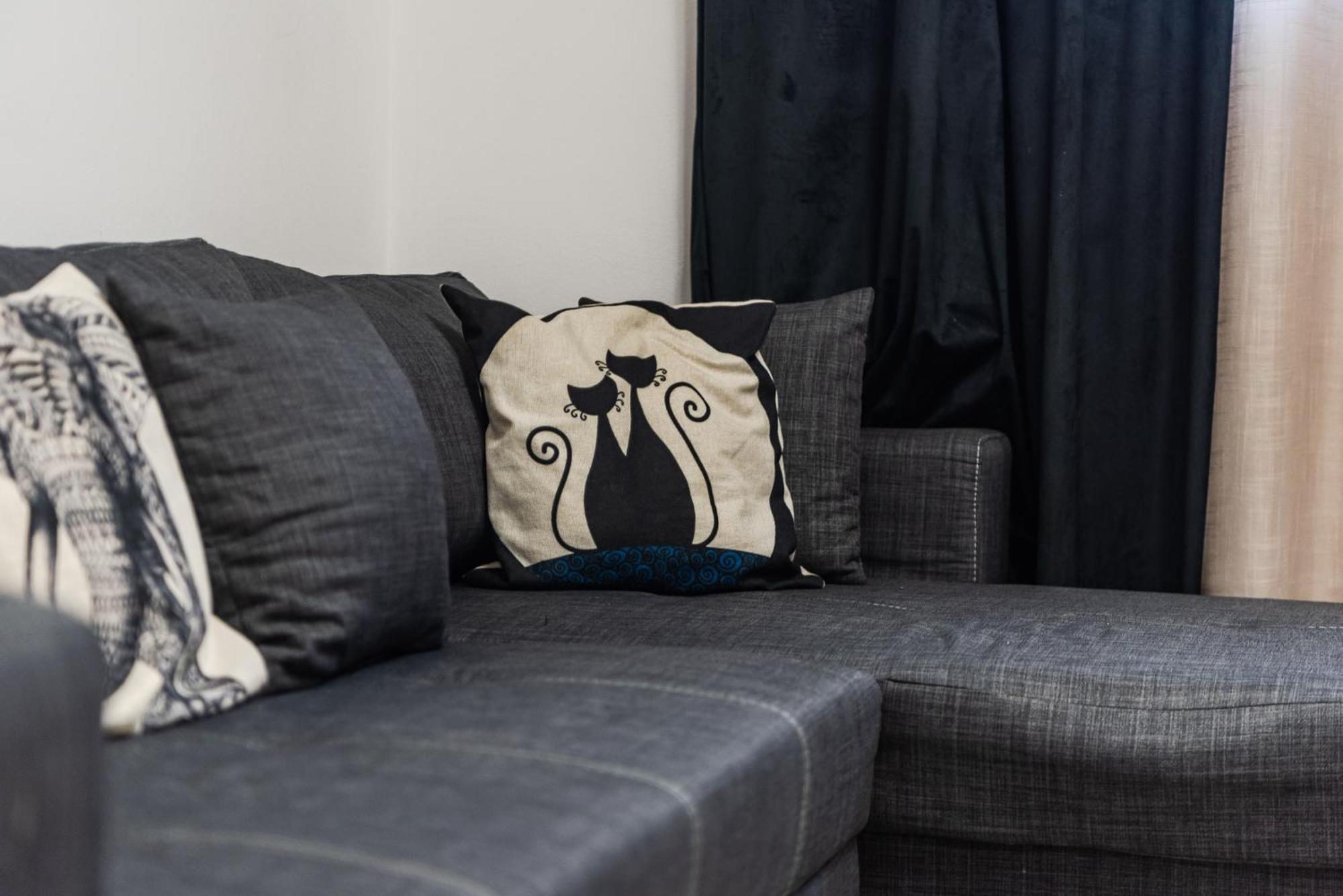 Noir Apartment By Kondo Stays Tiranë Eksteriør bilde