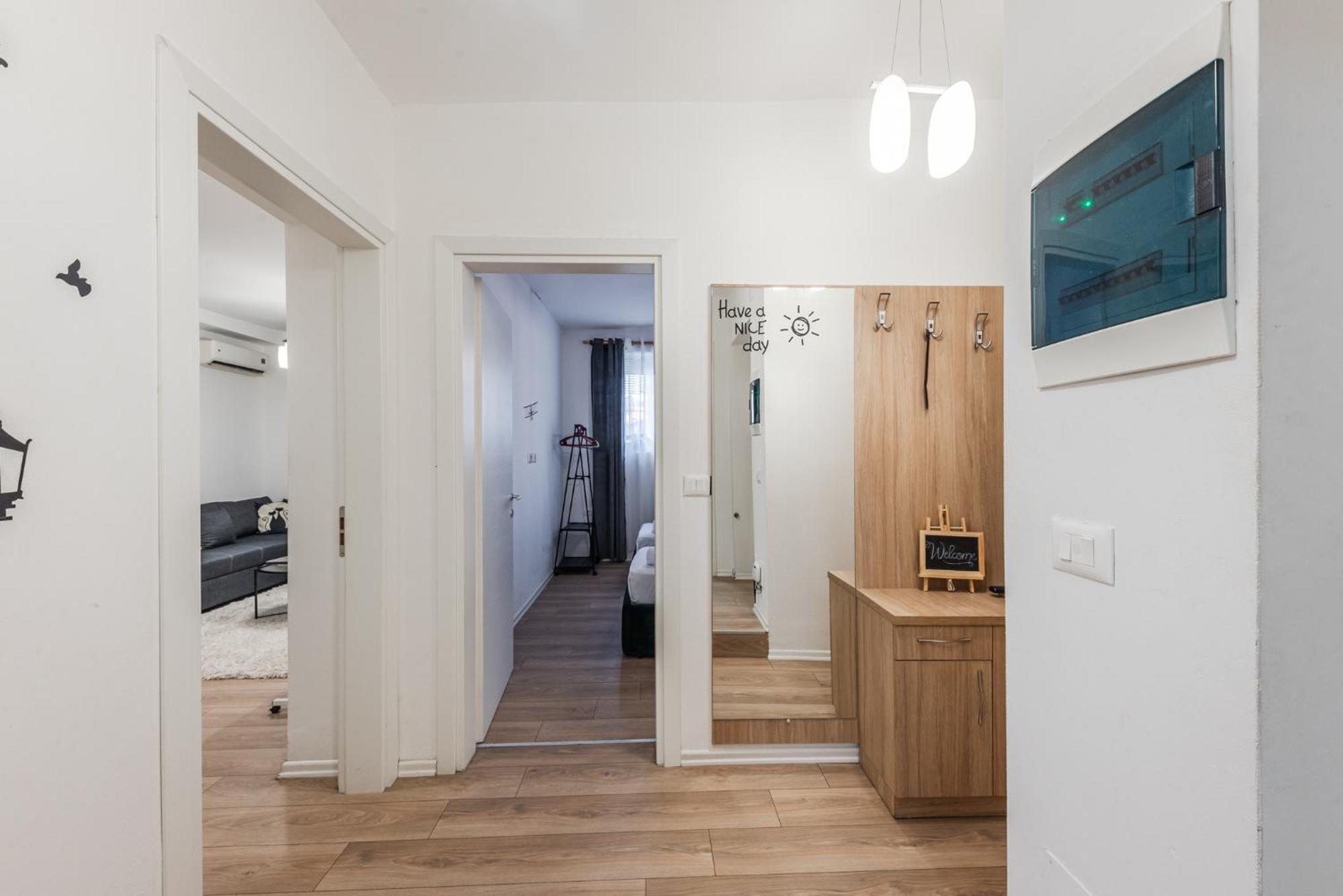Noir Apartment By Kondo Stays Tiranë Eksteriør bilde