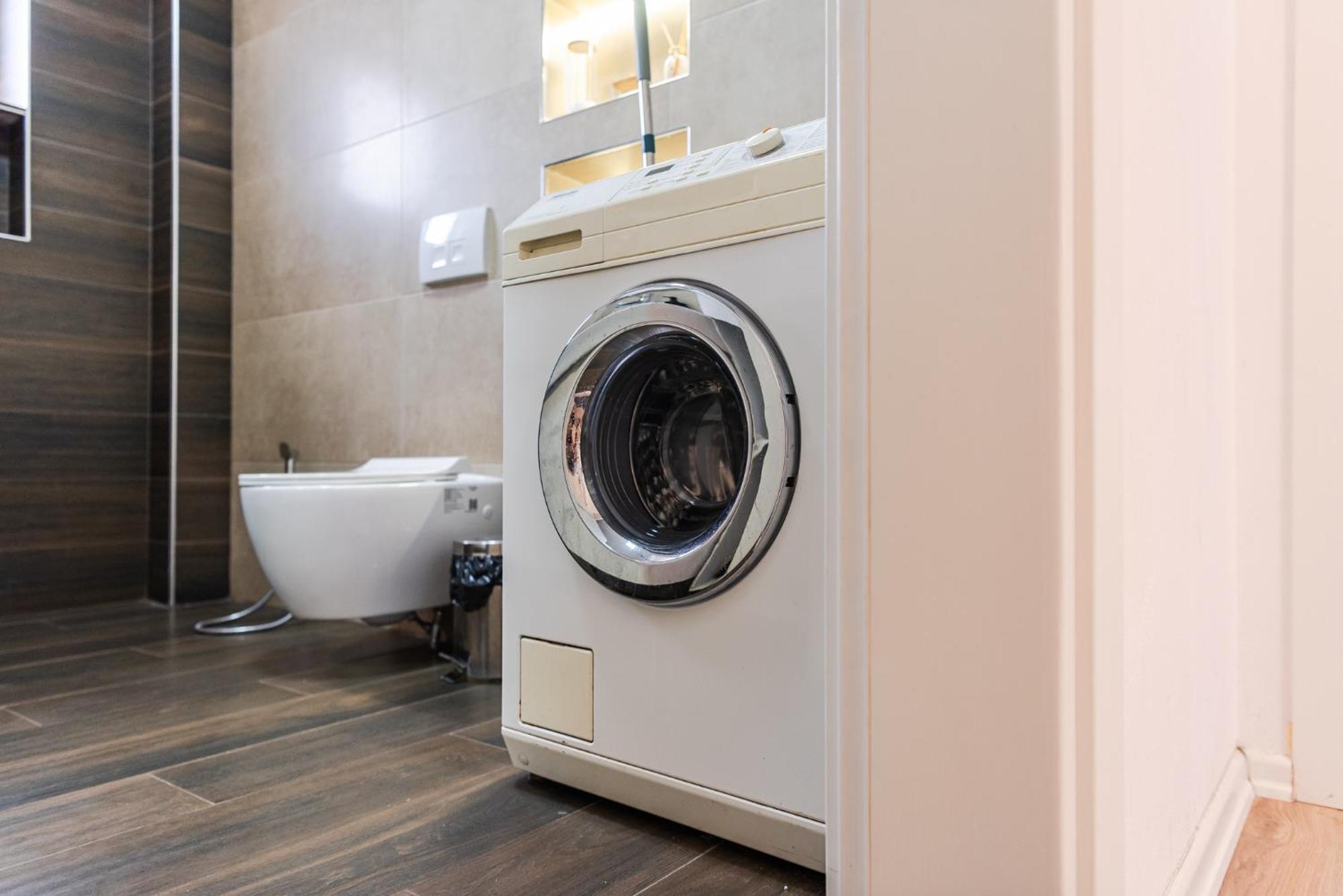 Noir Apartment By Kondo Stays Tiranë Eksteriør bilde