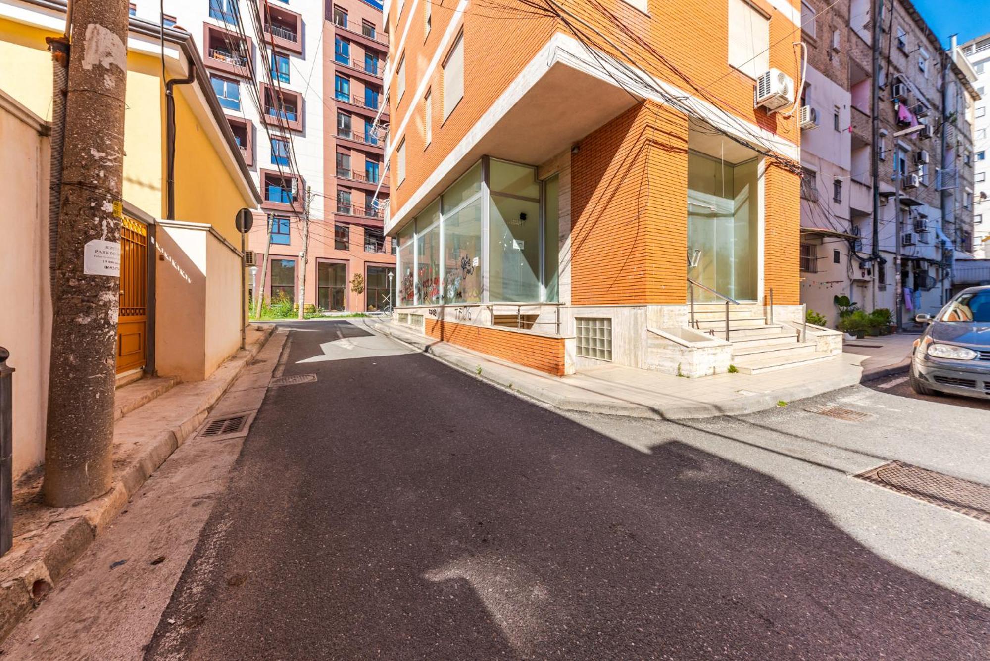 Noir Apartment By Kondo Stays Tiranë Eksteriør bilde